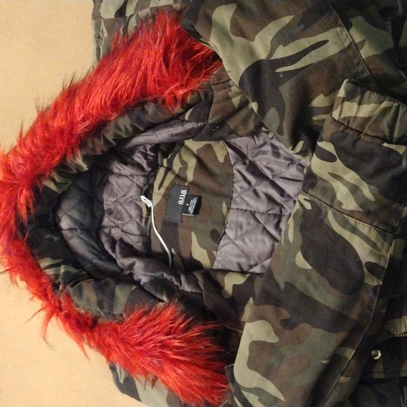 ANA, Women's Camo, Faux Fur Rim hood (removable) Size S. - Picture 10 of 10